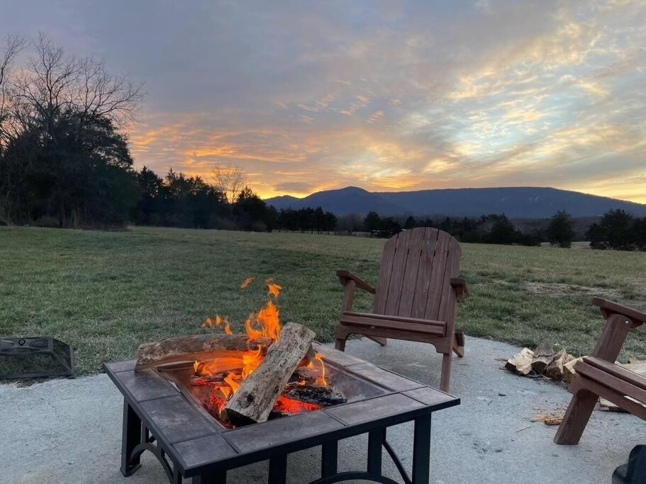فيلا Holly Tree Retreat Located In Beautiful Luray, Va. المظهر الخارجي الصورة